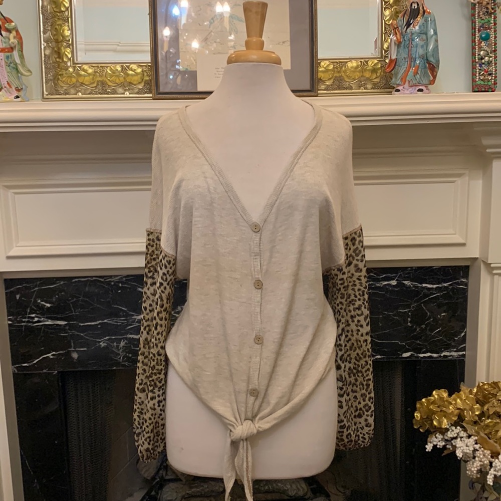 Fun comfortable front tie top w/ sheer leopard sleeve